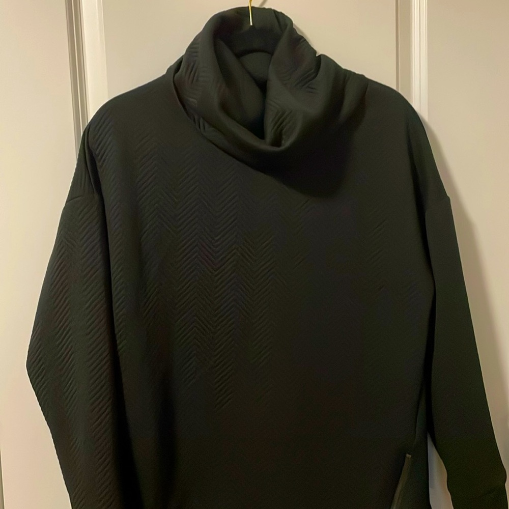 NWOT GapFit Long Sleeve Top